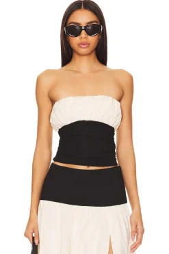 Hot x Anja Dujakovi? Mac Tube Top Tops